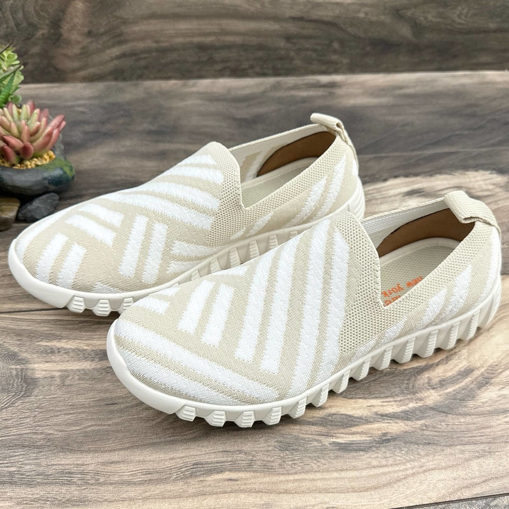 NIB BERNIE MEV Peppa 39 White/Nude Slip On Stretch Knit Comfort Sneakers - Picture 3 of 11